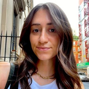 Meet your Posher, Elizabeth